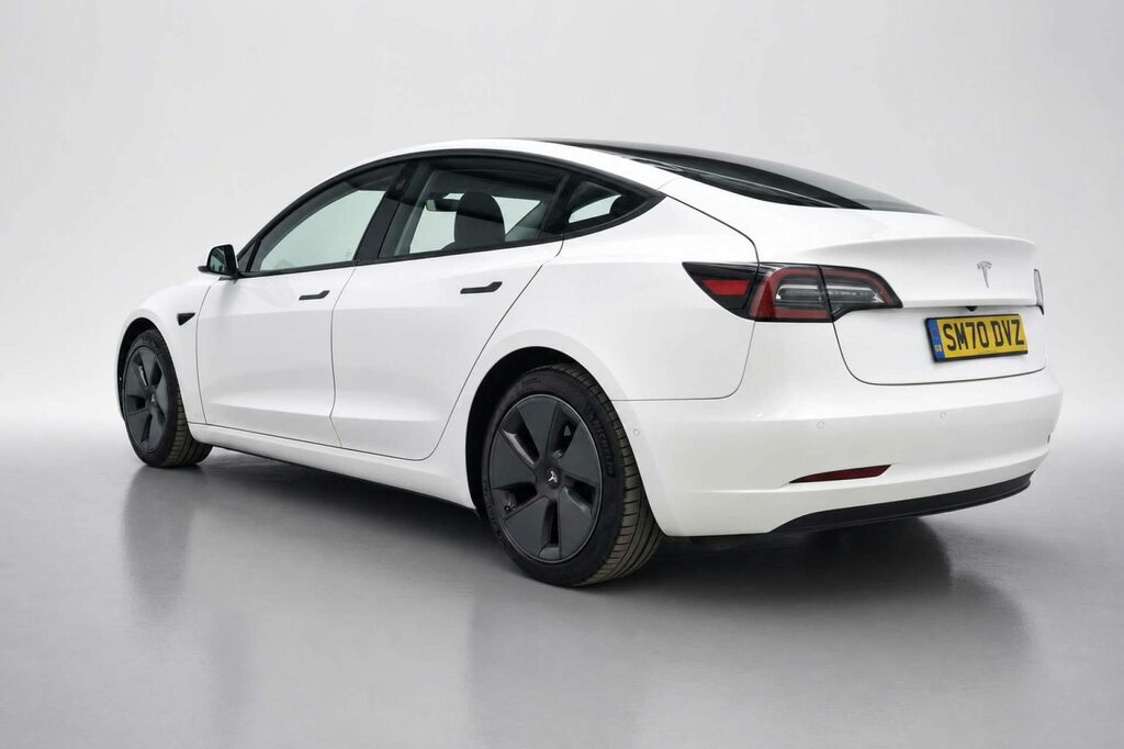 Tesla Model 3 Dual Motor Long Range Saloon 4 SM70DVZ White #5