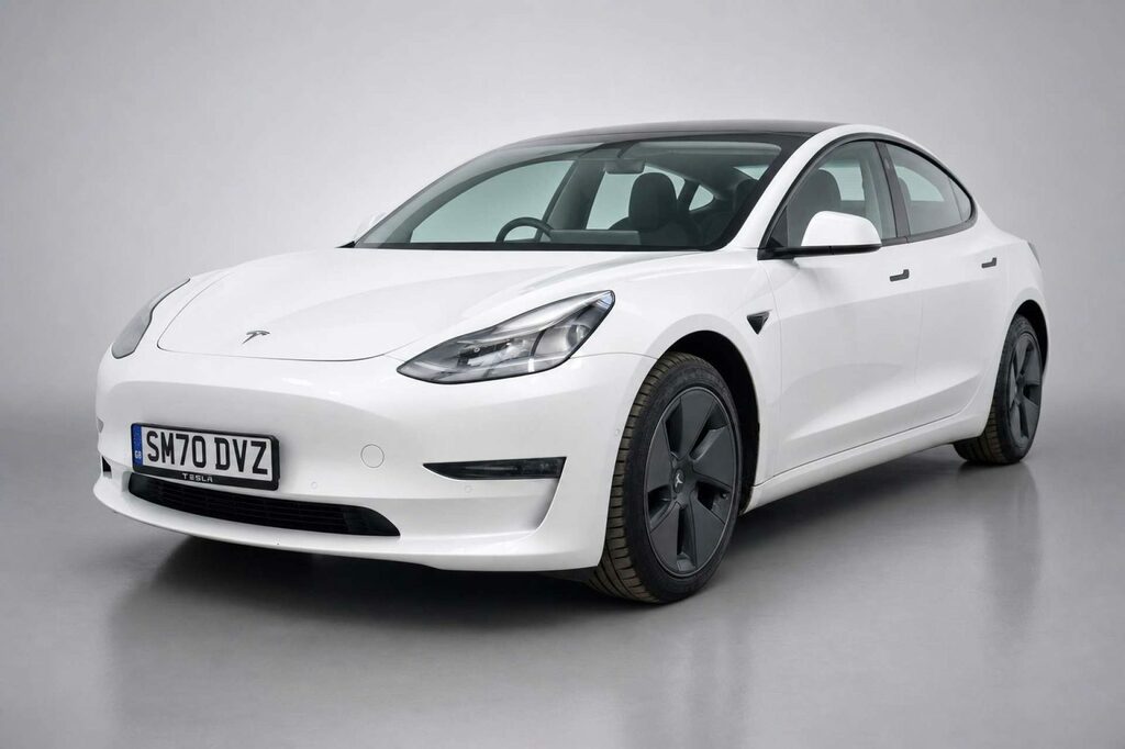 Tesla Model 3 Dual Motor Long Range Saloon 4 SM70DVZ White #3