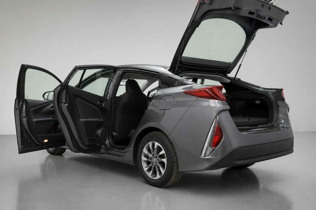Toyota Prius+ Hatchback Blue #51