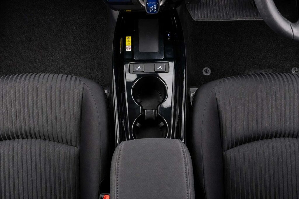 Toyota Prius+ Hatchback Blue #17