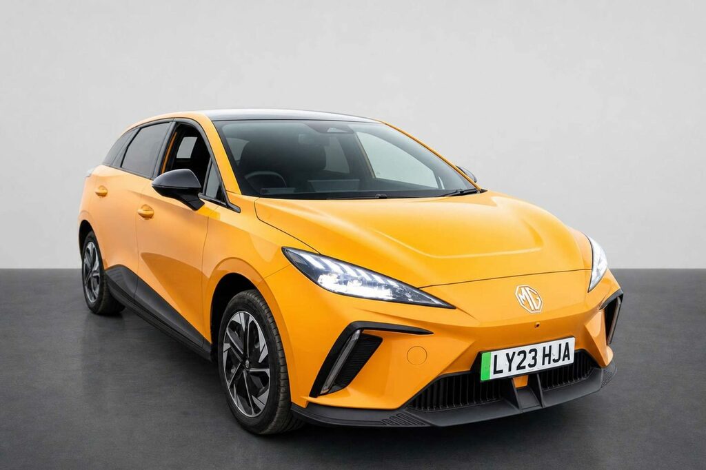 MG MG4 64Kwh Trophy Long Range Hatchback Aut Orange