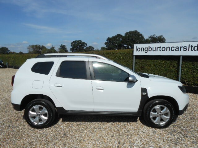 Dacia Duster Suv 1.6 Comfort Sce 115 4X2 My18 2018 CE68NRV White #3