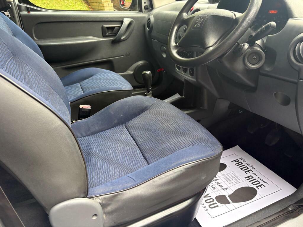 Peugeot Partner Mpv White #27