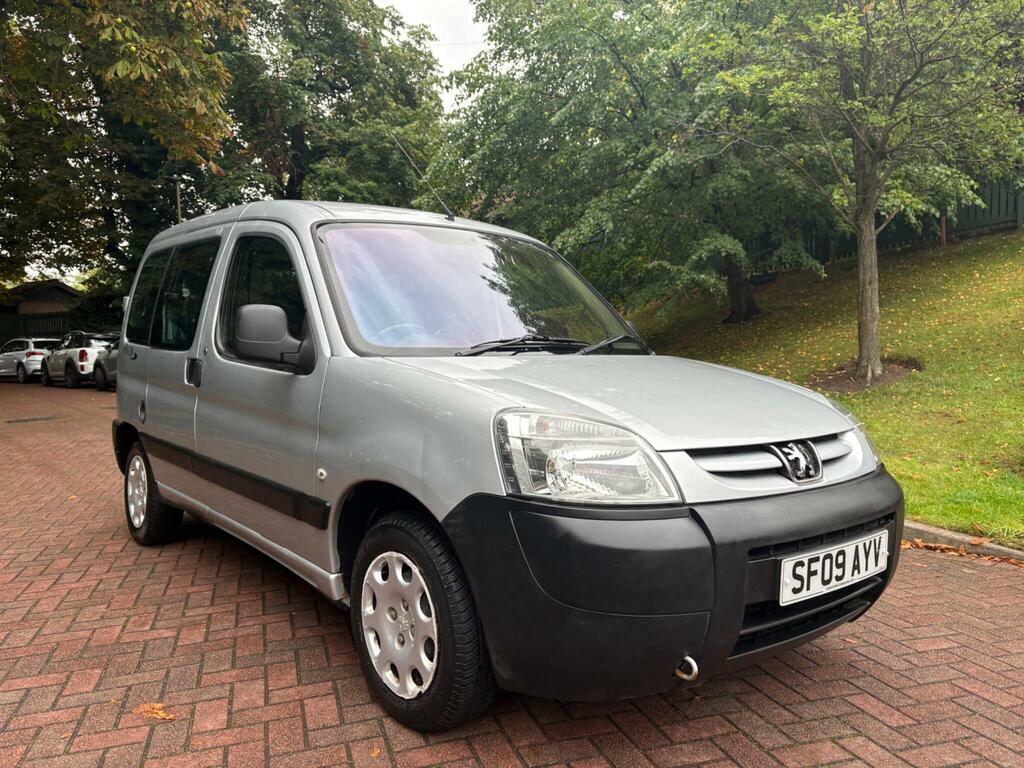 Peugeot Partner Mpv White #14
