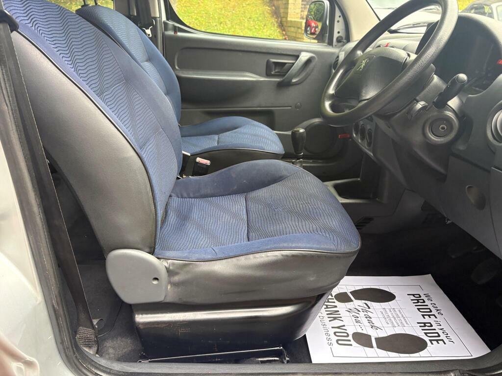 Peugeot Partner Mpv White #30
