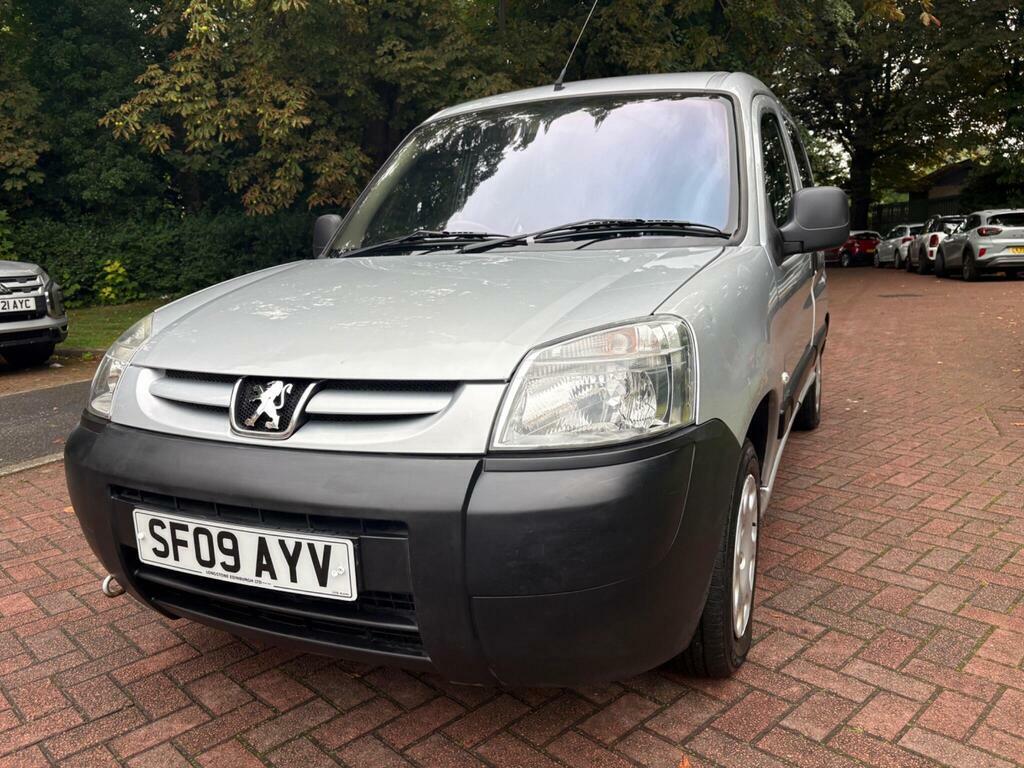 Peugeot Partner Mpv White #11