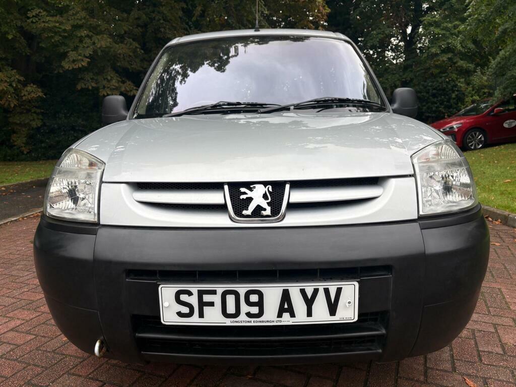Peugeot Partner Mpv White #12