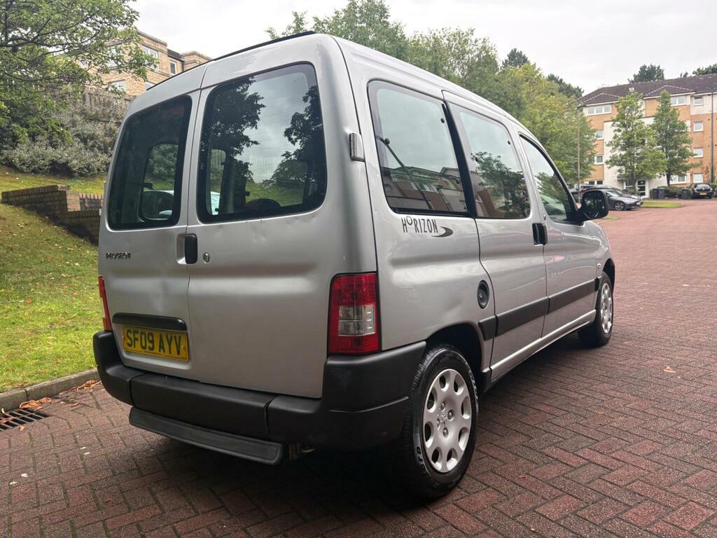 Peugeot Partner Mpv White #23