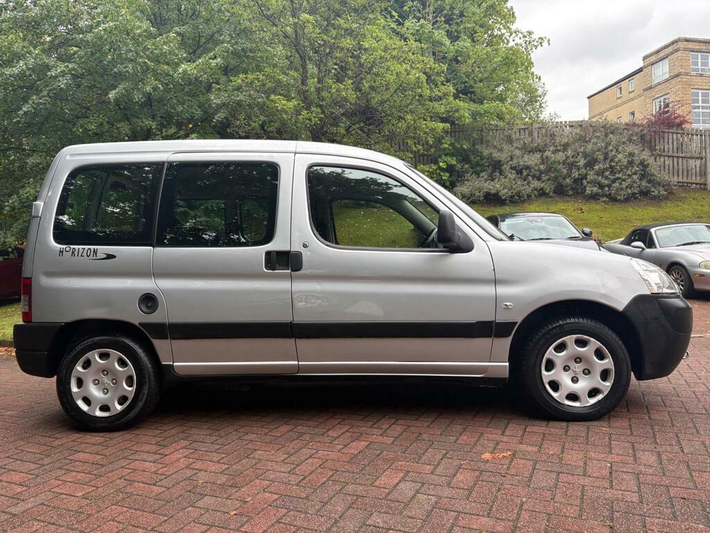 Peugeot Partner Mpv White #20