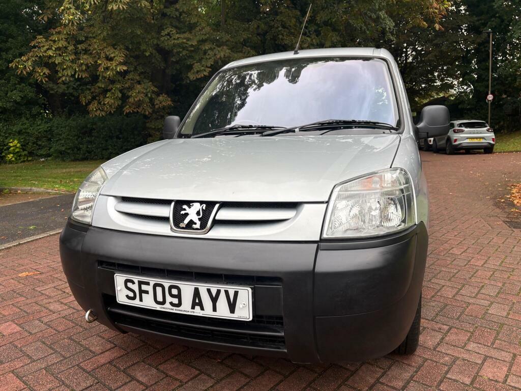 Peugeot Partner Mpv White #15