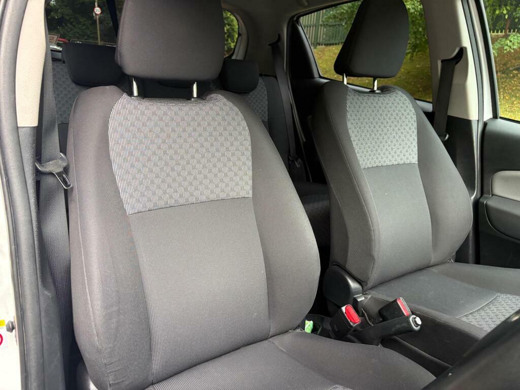 Toyota Yaris 1.33 Dual Vvt-i Icon Euro 5 White #3