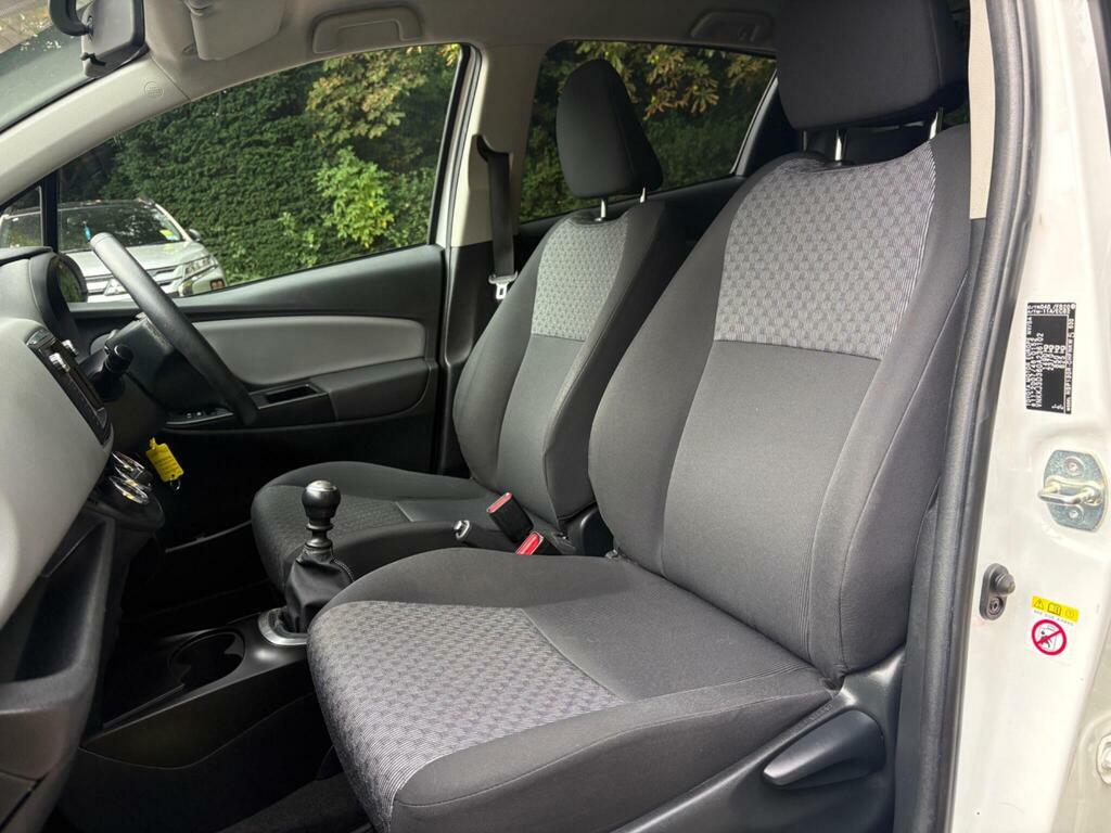 Toyota Yaris 1.33 Dual Vvt-i Icon Euro 5 White #2