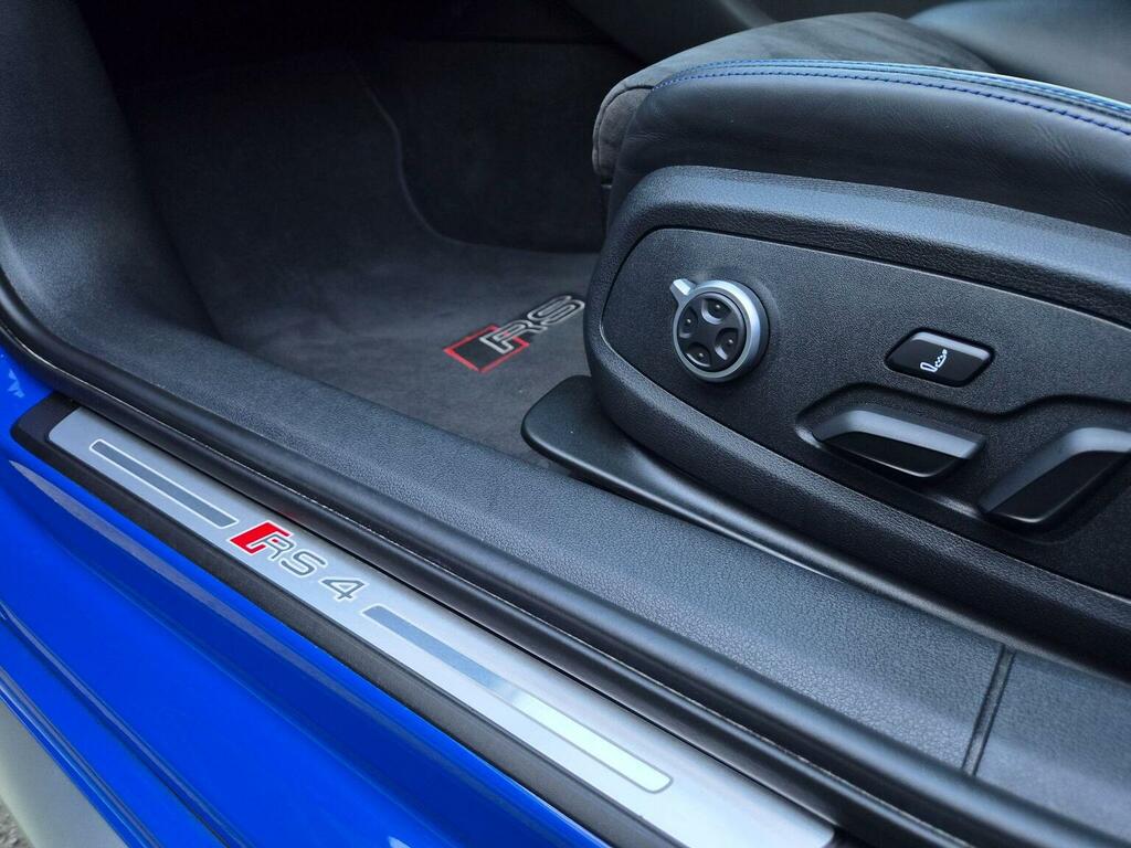 Audi RS4 Avant Automatic Grey #32