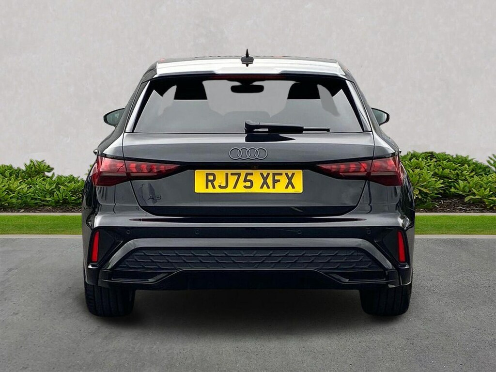 Audi A3 2.0 Tdi 150 Black Edition S Tronic Black #4