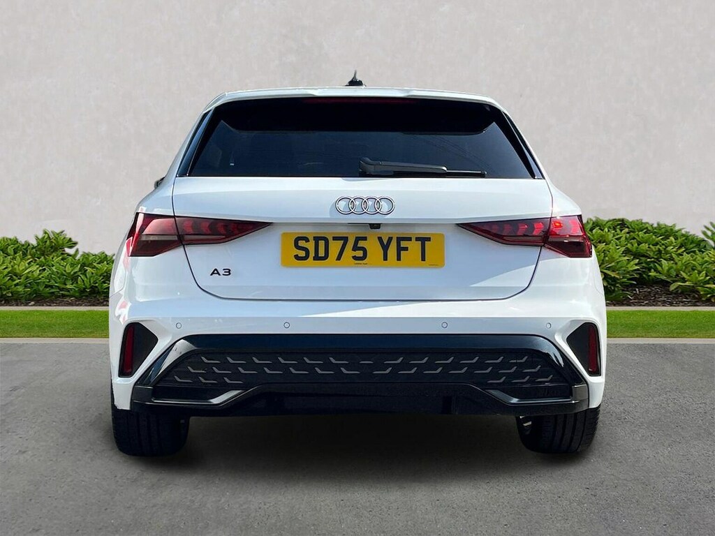 Audi A3 Audi A3 Sportback 1.5 Tfsi 116 S Line White #4