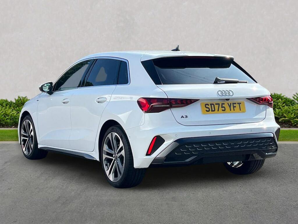 Audi A3 Audi A3 Sportback 1.5 Tfsi 116 S Line White #2