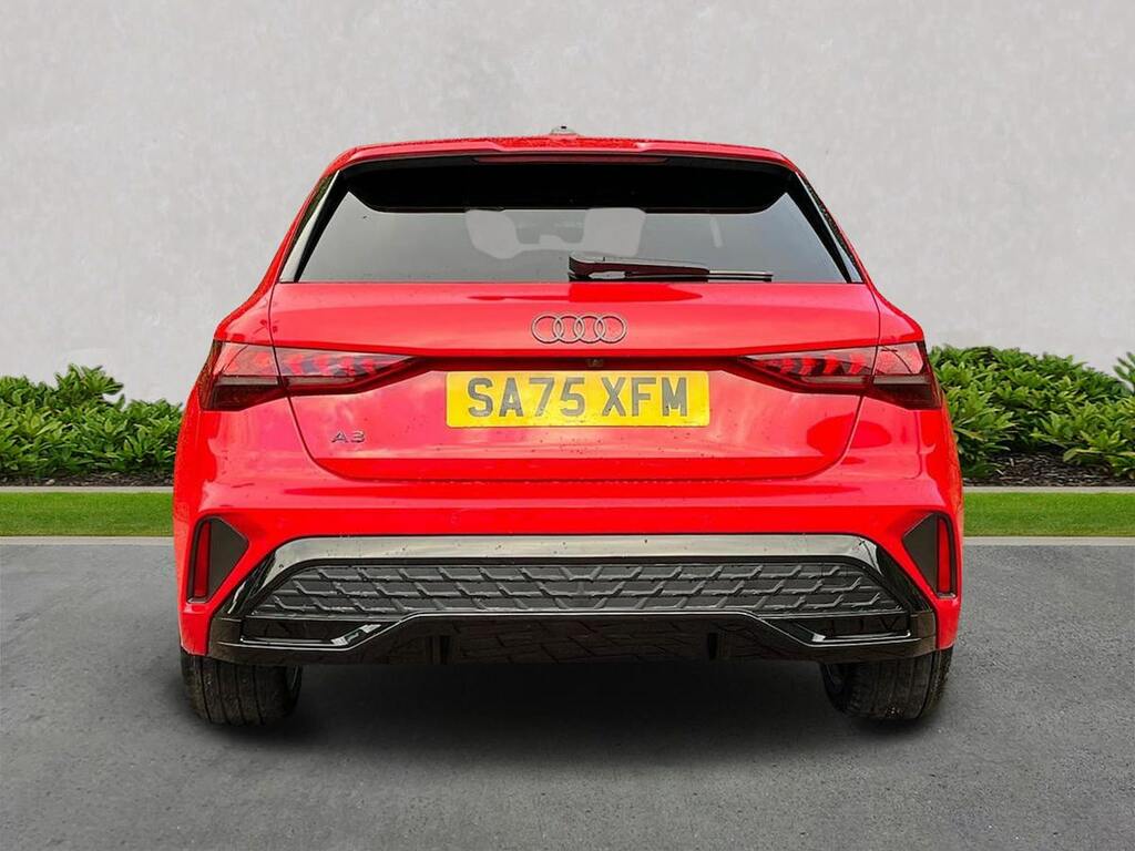 Audi A3 2.0 Tdi 150 Black Edition S Tronic Red #4