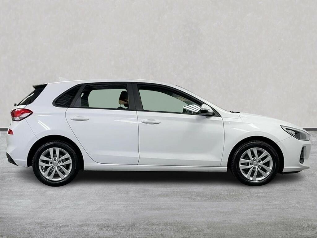 Hyundai I30 1.6 Crdi Blue Drive Se Nav Hatchback Ma White #3