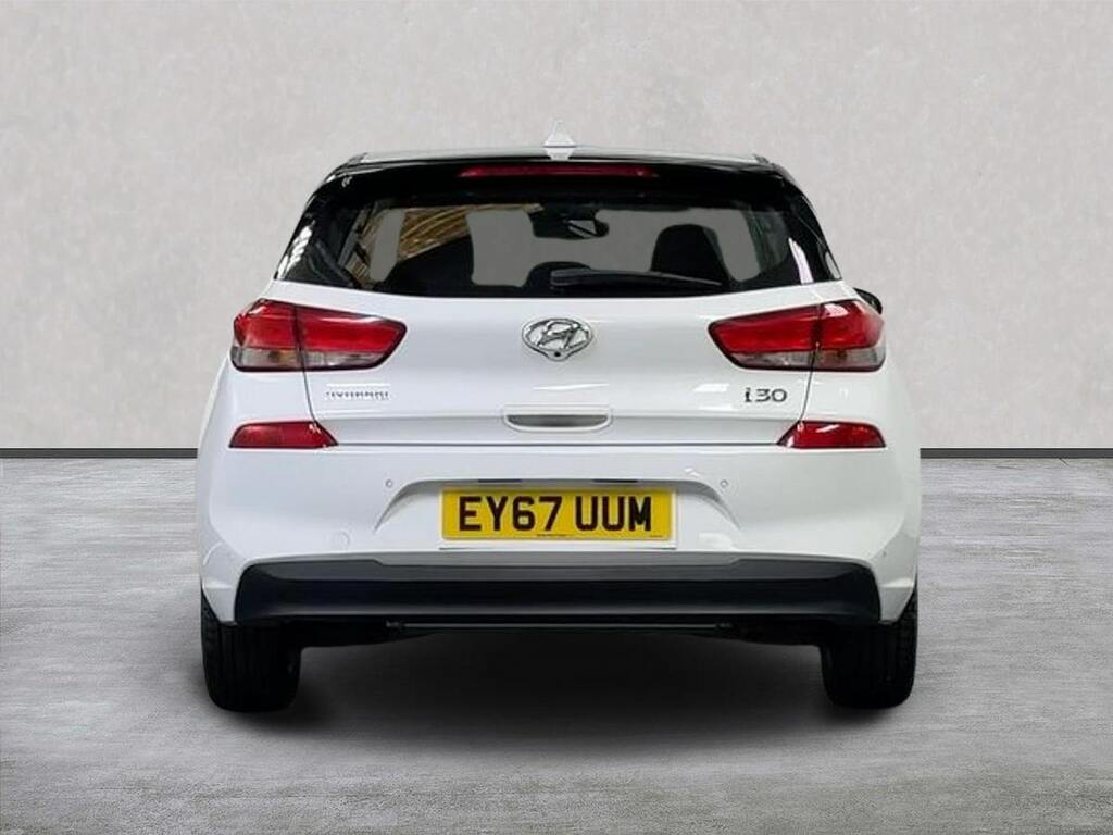Hyundai I30 1.6 Crdi Blue Drive Se Nav Hatchback Ma White #4