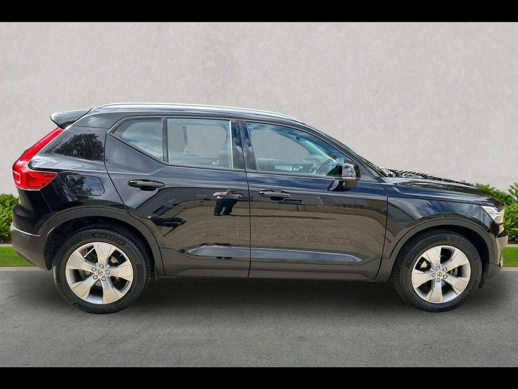 Volvo XC40 1.5 T3 163 Momentum Black #3