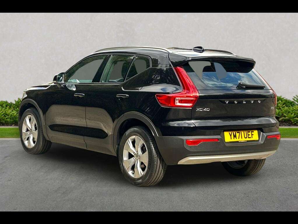 Volvo XC40 1.5 T3 163 Momentum Black #2