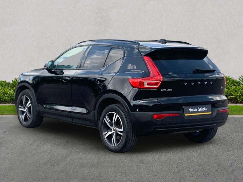 Volvo XC40 2.0 B4p R Design LJ70NMY Black #2