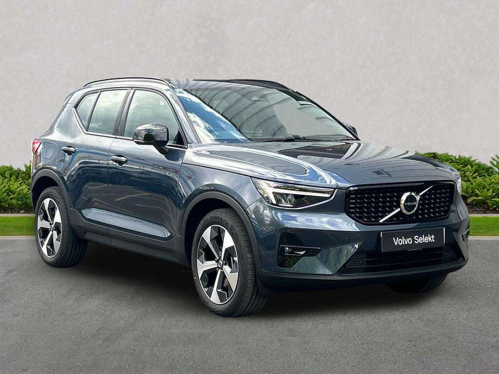 Volvo XC40 2.0 B3p Plus Dark MP26HTJ Blue