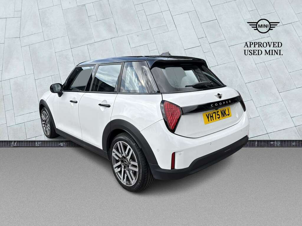 Mini Hatch 1.5 C Classic YH75NKJ White #2