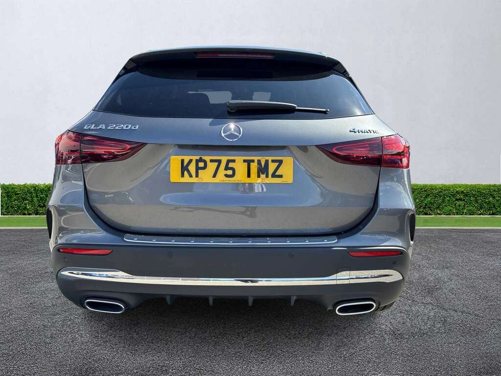 Mercedes-Benz GLA Class Gla 220D 4Matic Amg Line Executive Grey #4