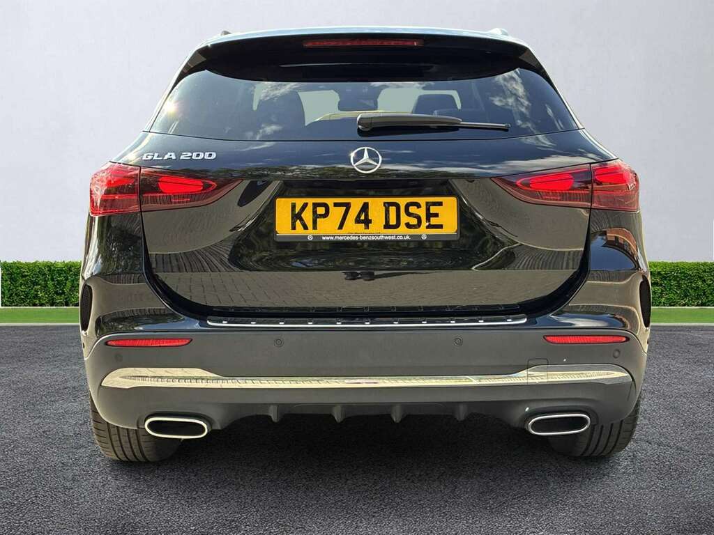 Mercedes-Benz GLA Class Gla 200 Amg Line Premium Plus KP74DSE Black #4