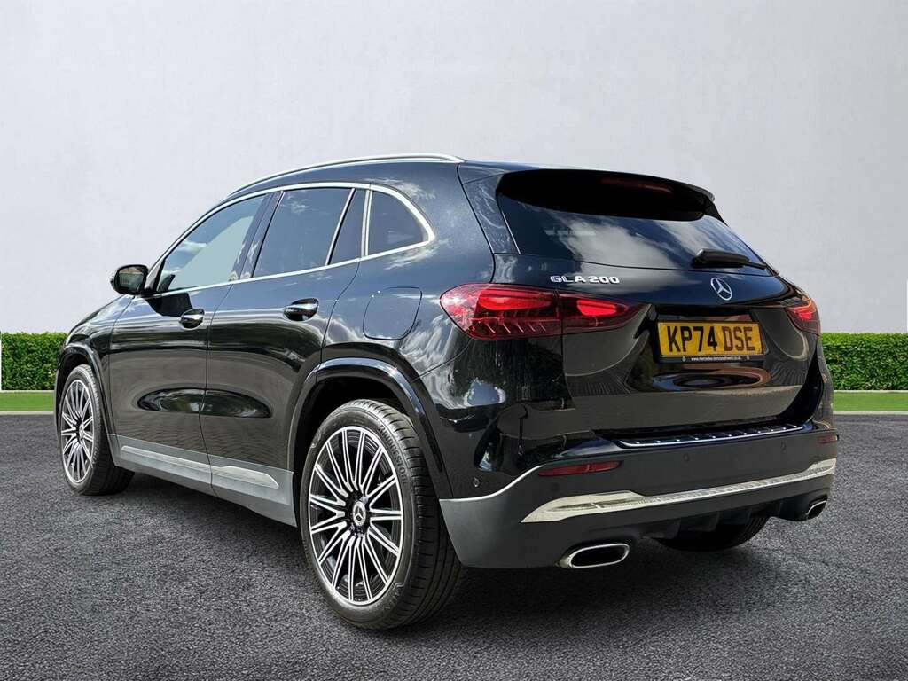 Mercedes-Benz GLA Class Gla 200 Amg Line Premium Plus KP74DSE Black #2