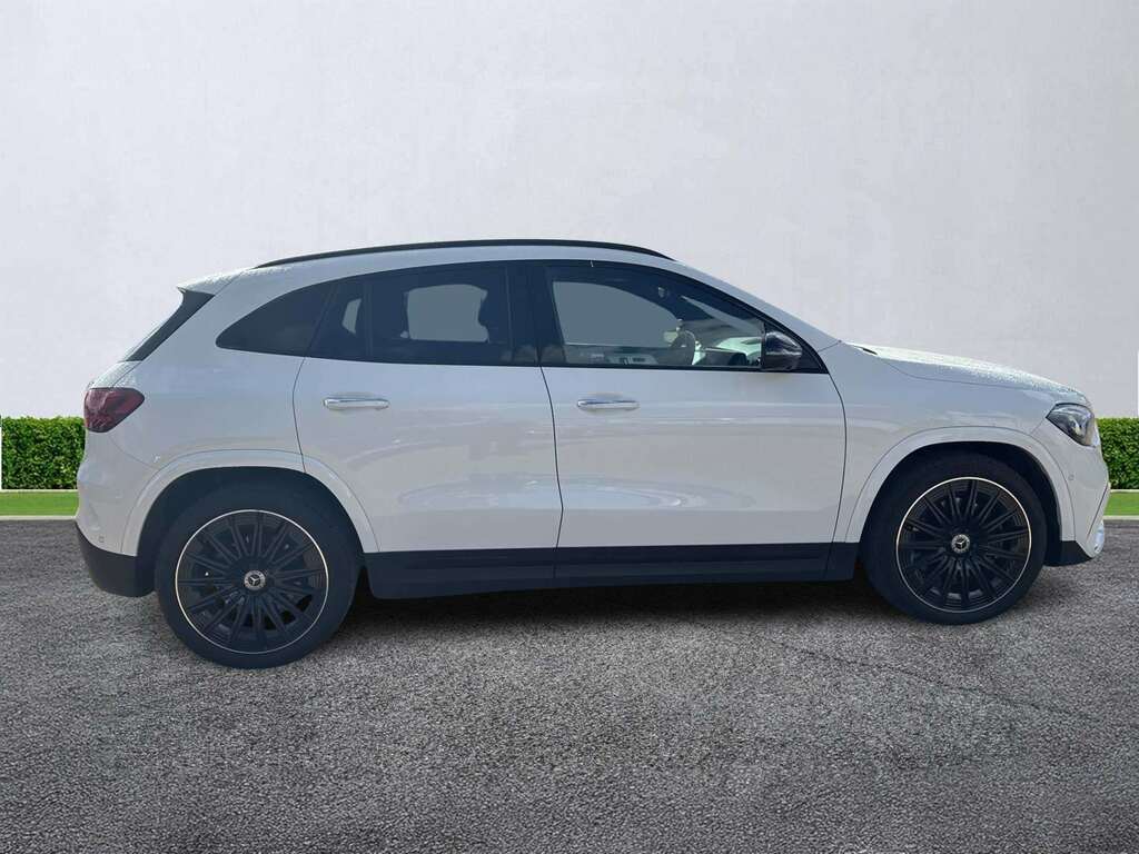 Mercedes-Benz GLA Class Gla 220D 4Matic Amg Line Premium Plus KO25UKU White #3
