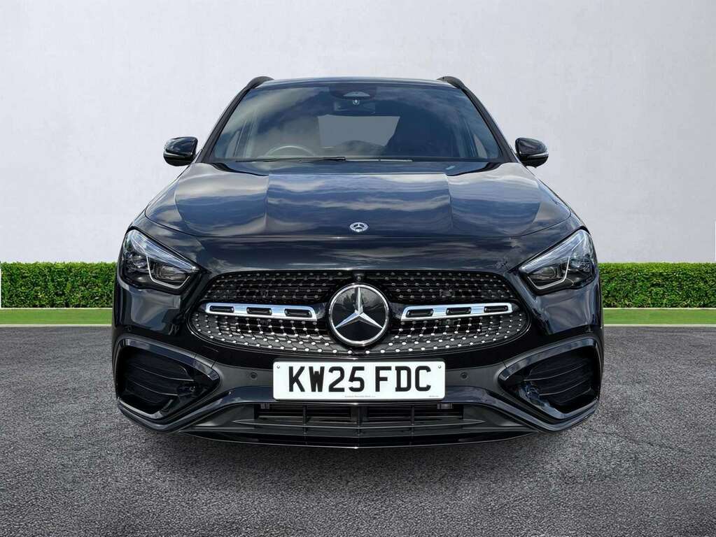 Mercedes-Benz GLA Class Gla 220D 4Matic Amg Line Premium Plus Black #5