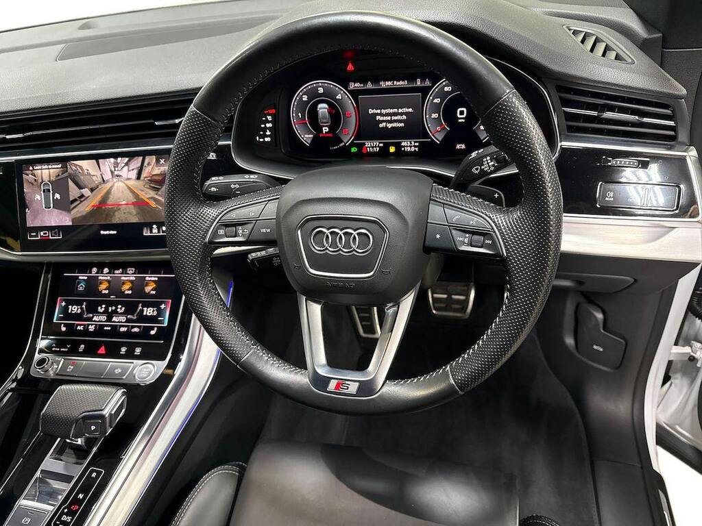 Audi Q8 Black #9