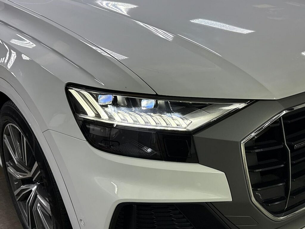Audi Q8 Black #29