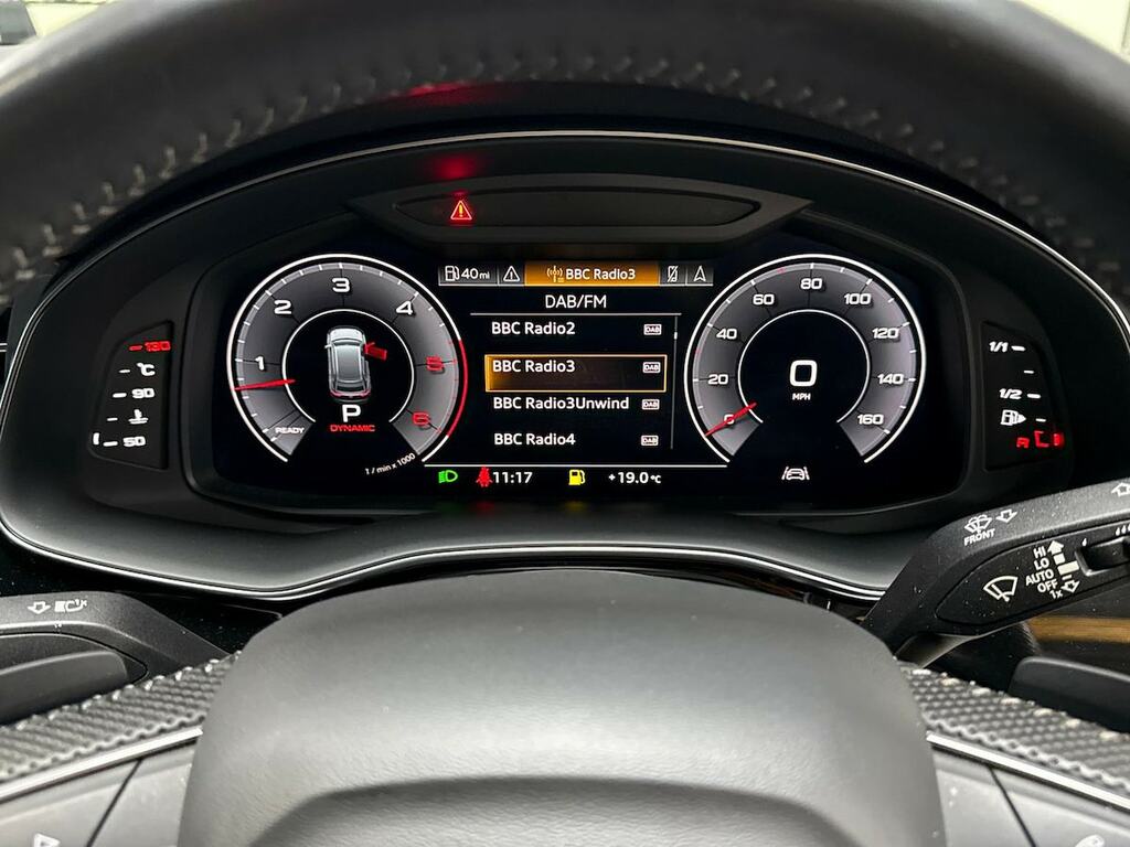 Audi Q8 Black #10