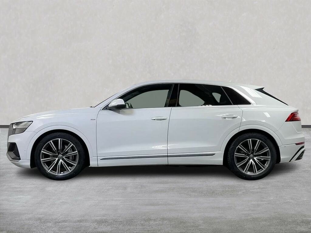 Audi Q8 Black #19