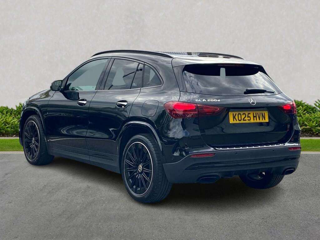 Mercedes-Benz GLA Class Gla 200D Amg Line Premium Plus KO25HVN Black #2