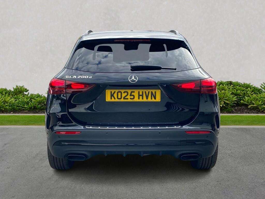Mercedes-Benz GLA Class Gla 200D Amg Line Premium Plus KO25HVN Black #4