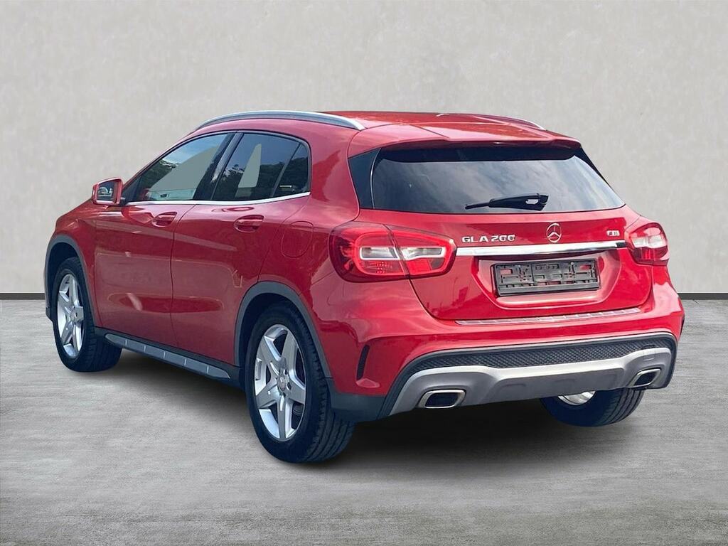 Mercedes-Benz GLA Class Mercedes-benz Gla200 Amg Line Cdi Red #2