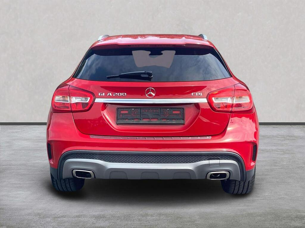 Mercedes-Benz GLA Class Mercedes-benz Gla200 Amg Line Cdi Red #4