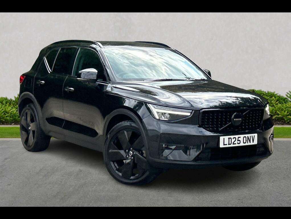 Volvo XC40 2.0 B4p Plus Black Edition LD25ONV Black