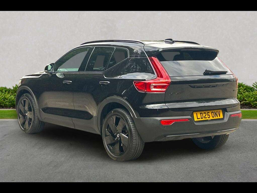 Volvo XC40 2.0 B4p Plus Black Edition LD25ONV Black #2