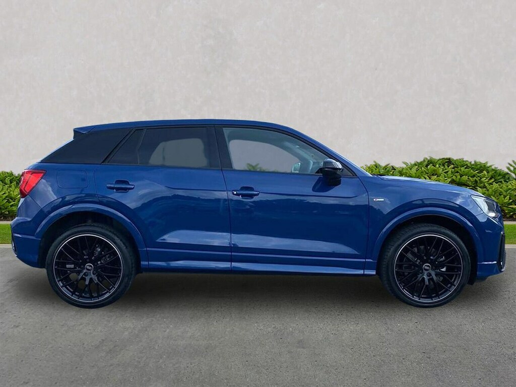 Audi Q2 1.5 Tfsi Cod 35 Black Edition Suv S Tro RE26FDO Blue #3