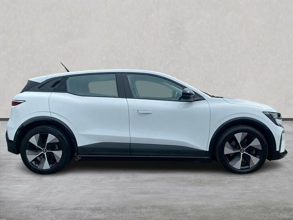 Renault Megane E-Tech 60Kwh Equilibre Hatchback Optim White #3
