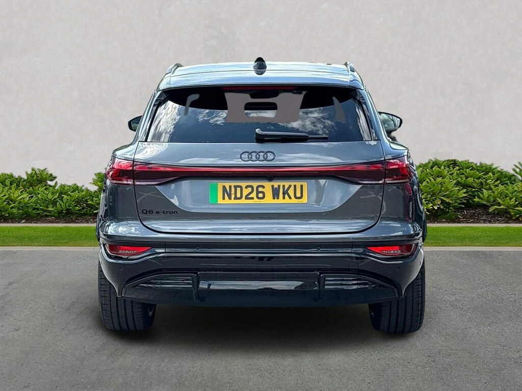 Audi Q6 E-Tron 225Kw Performance 100Kwh Black Edition Grey #4