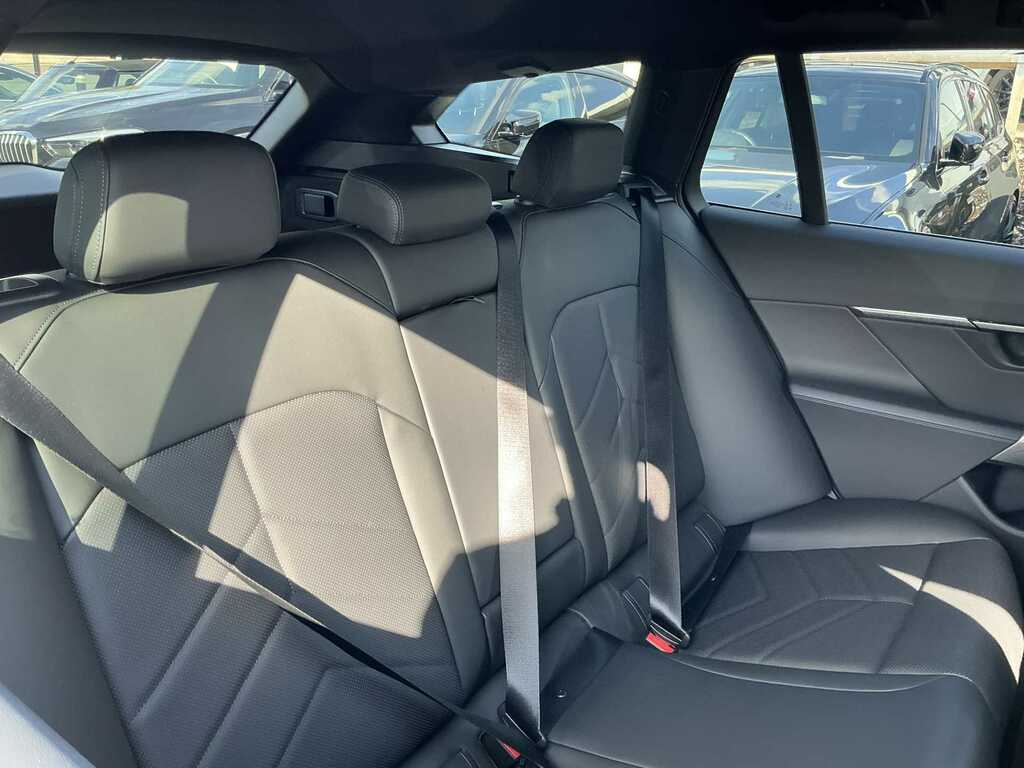BMW i5 Saloon Grey #15