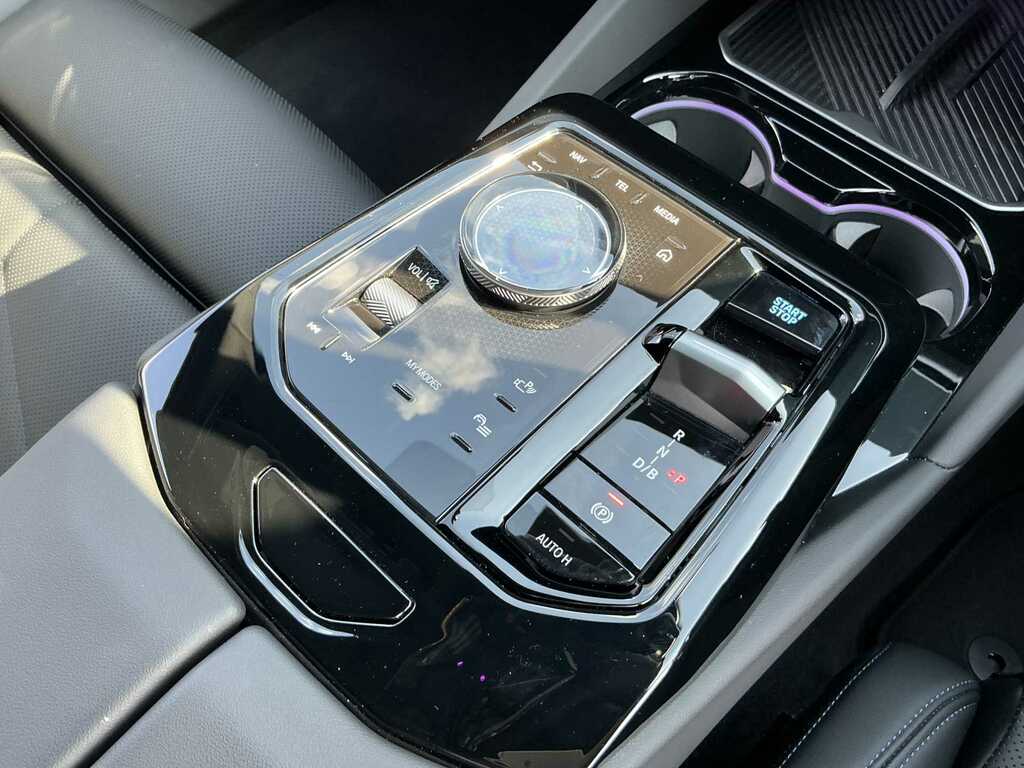 BMW i5 Saloon Grey #20