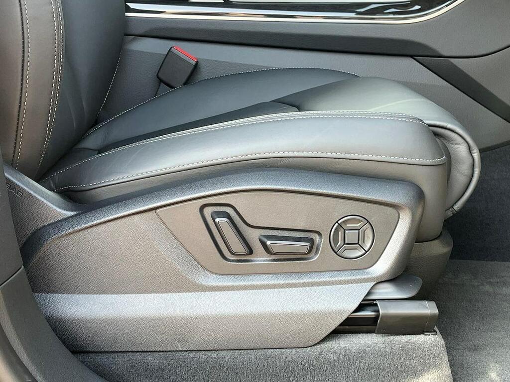 Audi Q8 Black Edition Blue #30