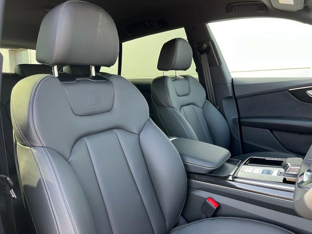 Audi Q8 Black Edition Blue #25